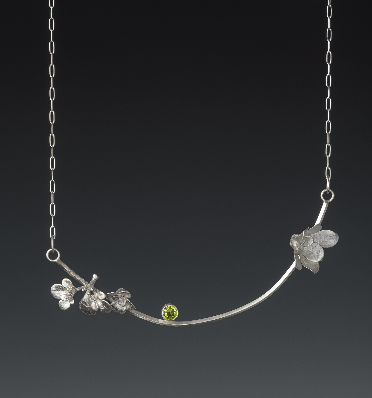 Floral sculpture Necklace