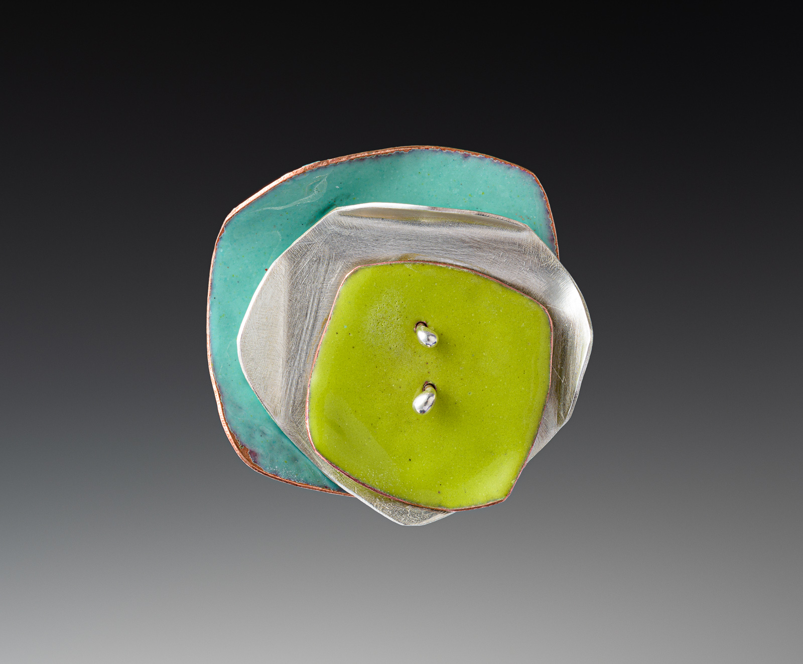 Layers brooch